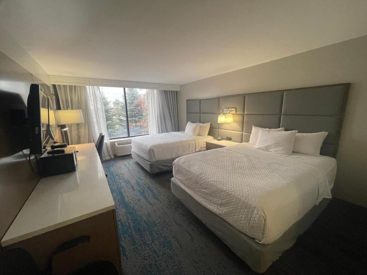 Hotel Ramada By Wyndham Cleveland Independence Exteriér fotografie