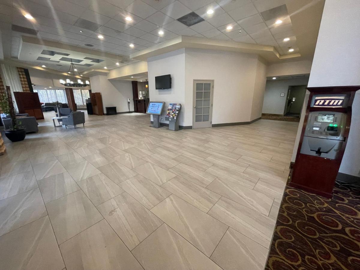 Hotel Ramada By Wyndham Cleveland Independence Exteriér fotografie