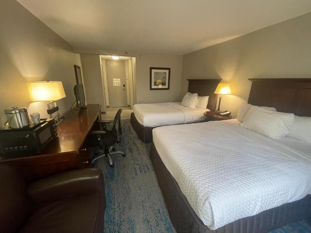 Hotel Ramada By Wyndham Cleveland Independence Exteriér fotografie