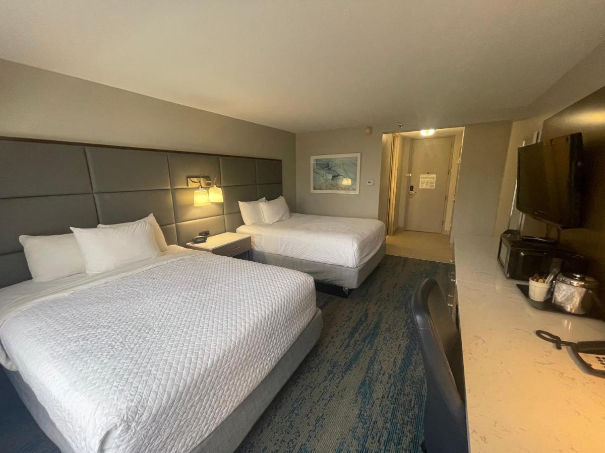 Hotel Ramada By Wyndham Cleveland Independence Exteriér fotografie
