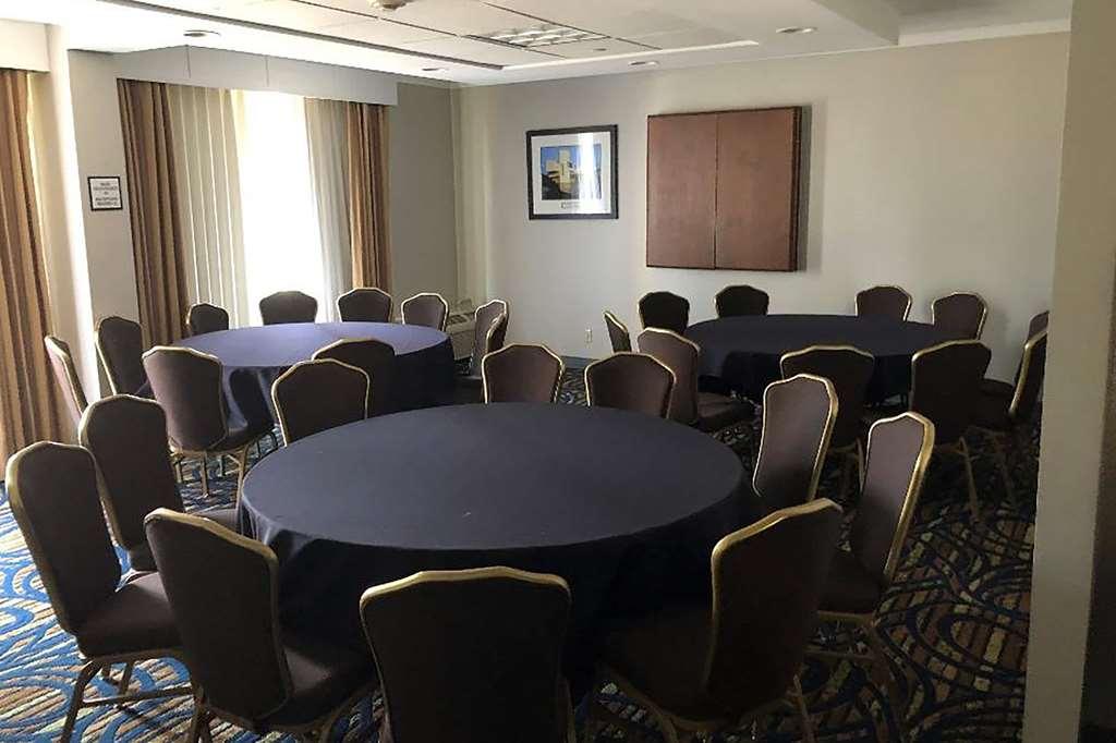 Hotel Ramada By Wyndham Cleveland Independence Zařízení fotografie
