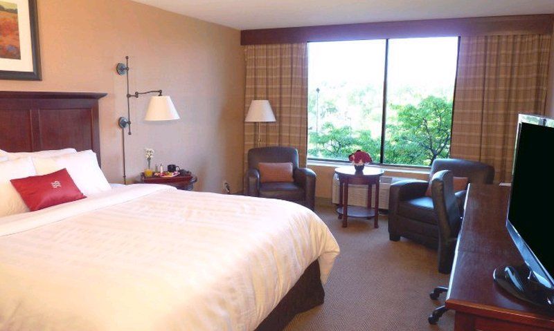 Hotel Ramada By Wyndham Cleveland Independence Pokoj fotografie